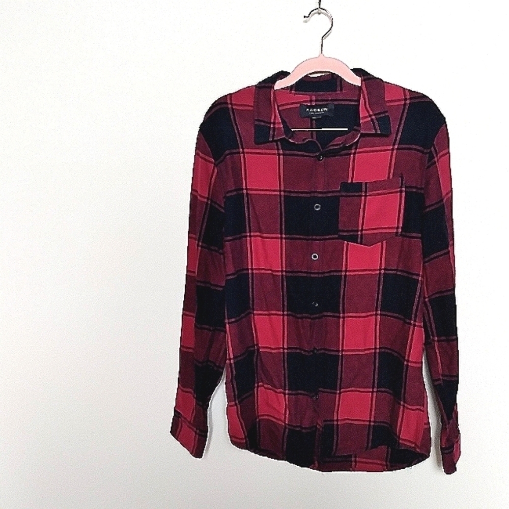 Pacsun Red and Black Buffalo Plaid Button Up Long Sleeve Flannel Shirt Medium